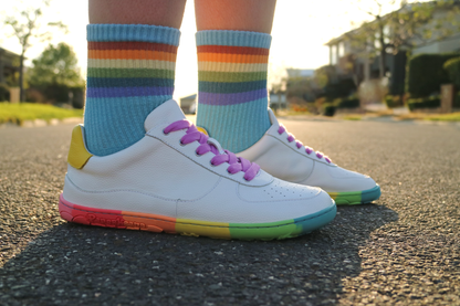 NEON LOW BAREFOOT SNEAKERS IN THE STREET